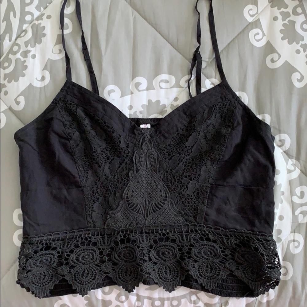 Black cropped tank top